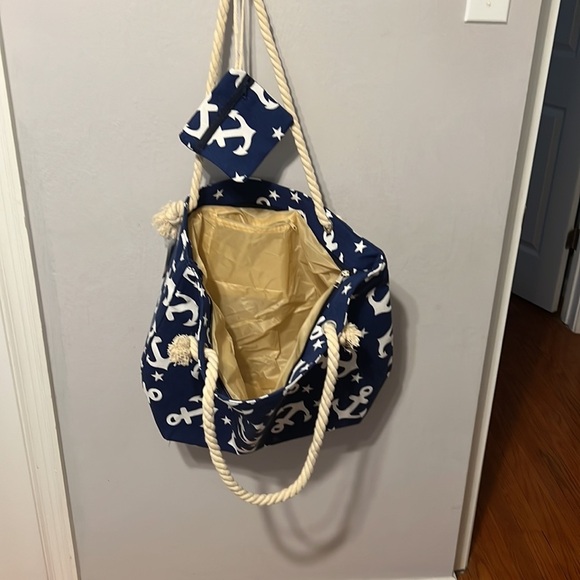 Large Beach Bag - Picture 15 of 15